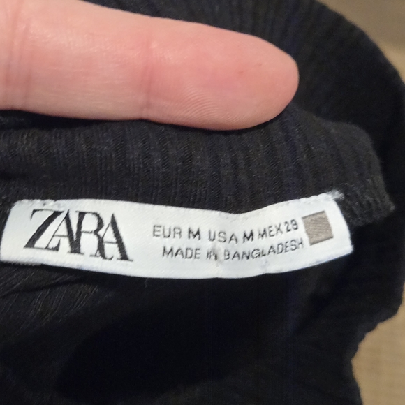 Zara Black Ruffle Short Sleeve Ribbed Blouse Size Medium - Picture 3 of 7